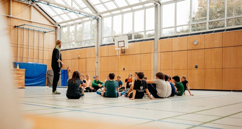 Sportunterricht in der Sporthalle der Bischof-Ulrich-Realschule Augsburg